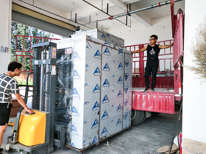 郴州風(fēng)淋室發(fā)貨現(xiàn)場(chǎng)